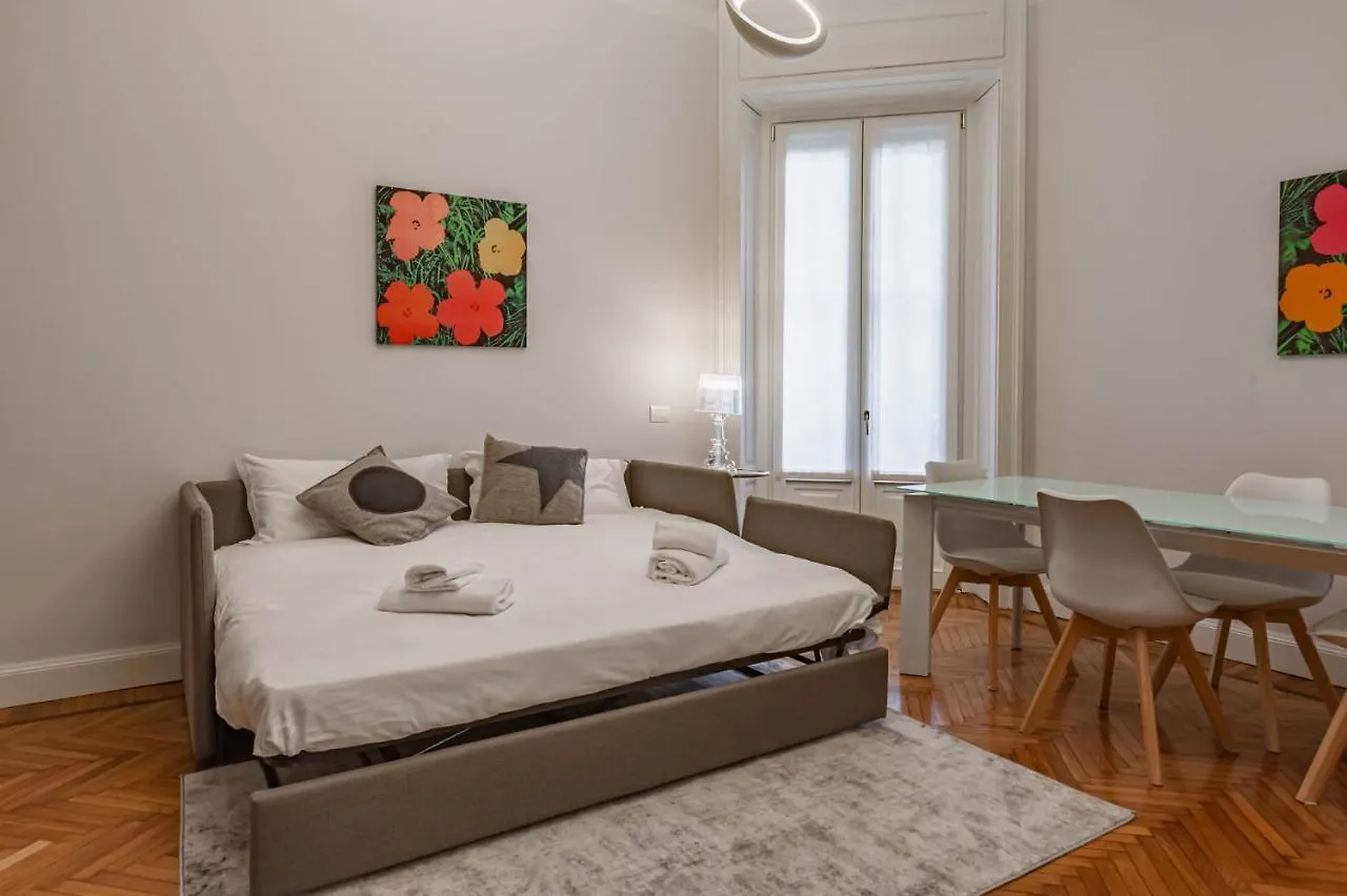 Easylife: Cozy Retreat in Milan's Historic Center Apartment Milan