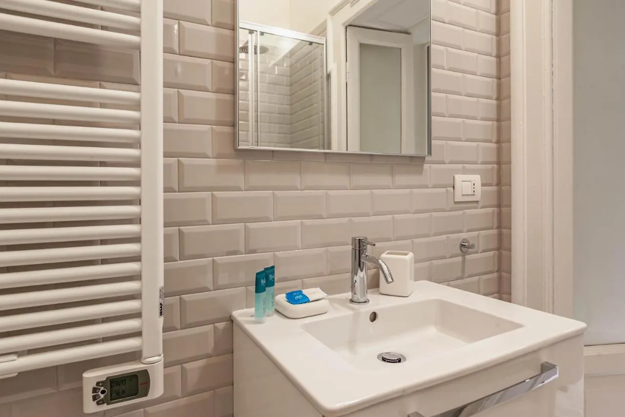 Easylife: Cozy Retreat in Milan's Historic Center Apartment  Milan