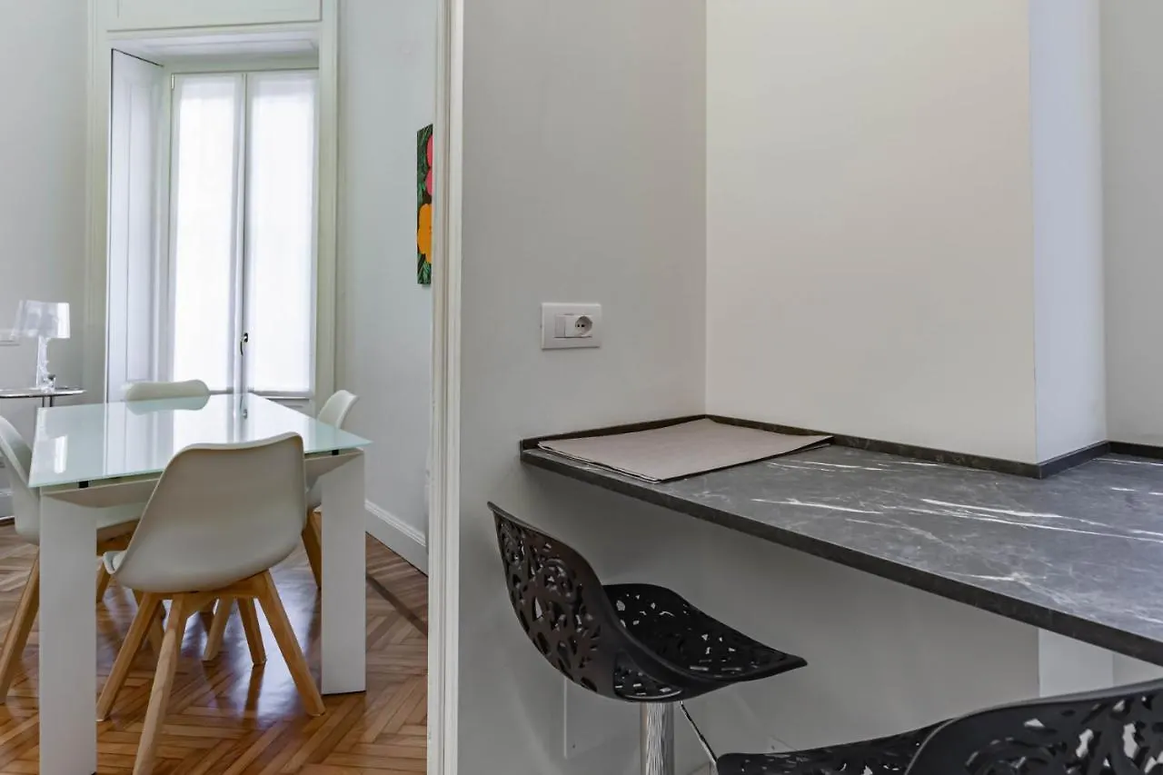 Easylife: Cozy Retreat in Milan's Historic Center Apartment Italy